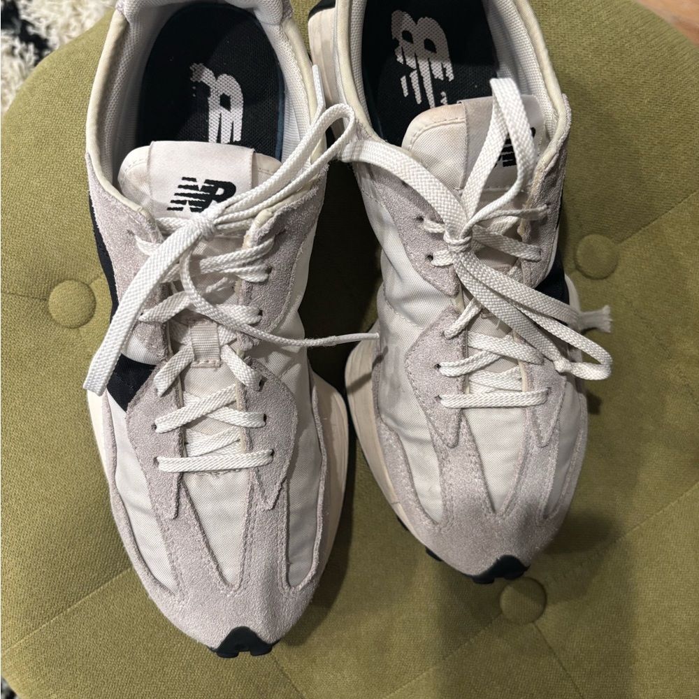New Balance 327 White and Black Womens Sneakers - Picture 4 of 7